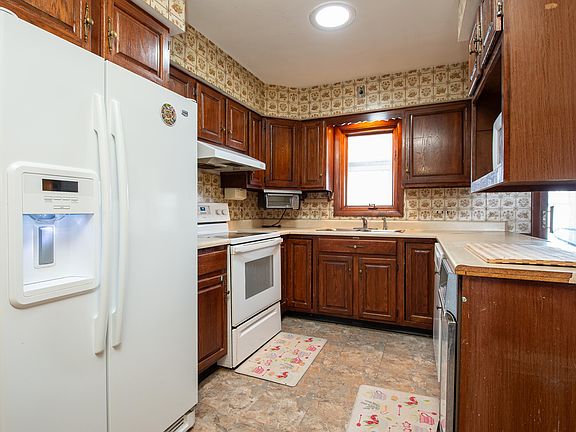 5th image of 24 Highland Avenue