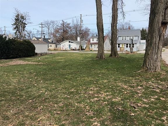 3rd image of 230 Kelso Dr