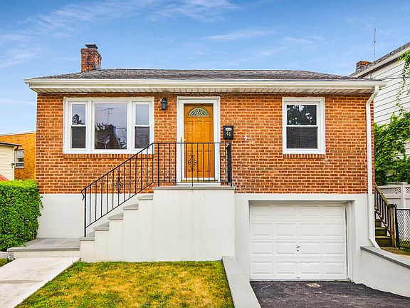 2nd image of 44 Aqueduct Ave