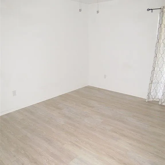 23029 Alabaster Ave — Photo 12