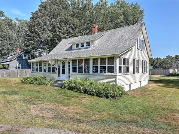 5 Pettee Ave, North Kingstown, RI 02852