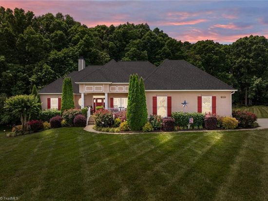 8169 McClanahan Dr, Browns Summit, NC 27214