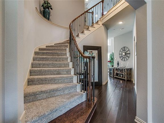 4th image of 5367 Balmoral Dr