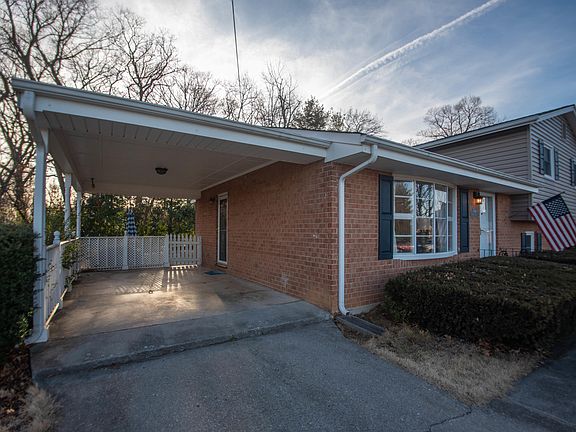 5th image of 5940 Byron Cir