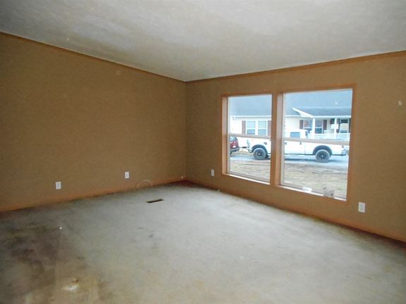 3rd image of 49 Abby Lynn Ln
