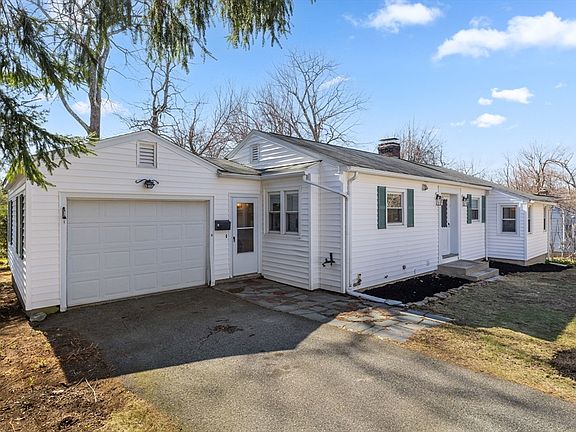 3rd image of 4 Crestwood Rd