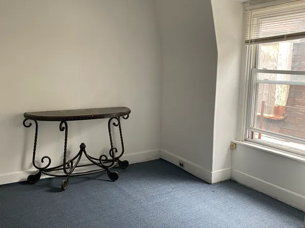 4825 Cedar Ave Floor 3, Philadelphia, PA 19143