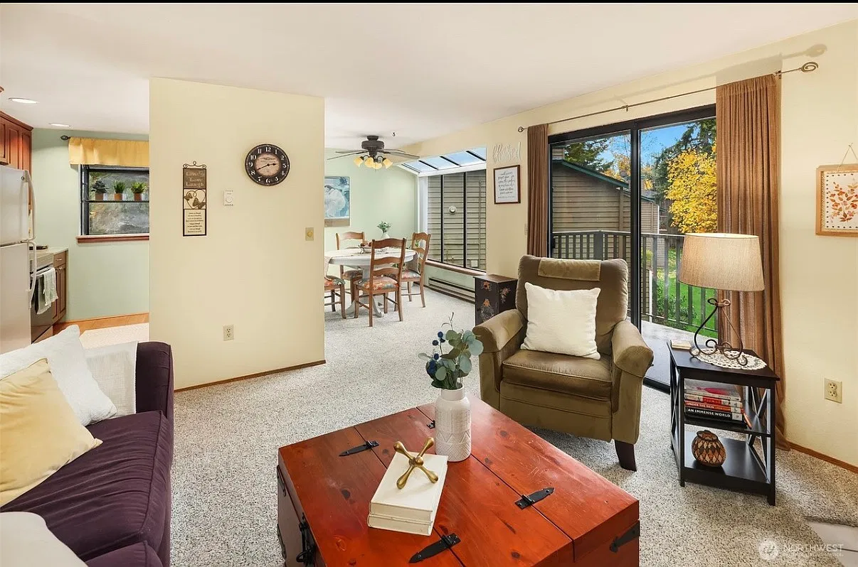 2 bed, 945 sqft, $2,550 — Photo 2