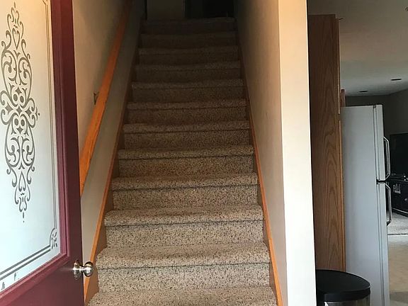 2nd image of 986 Vos St