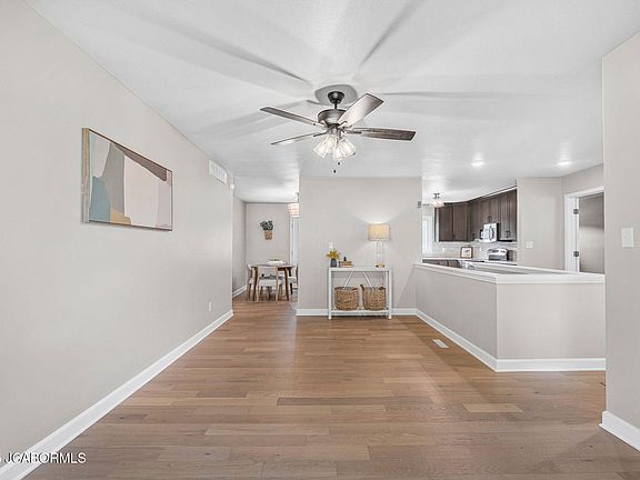 5th image of 4915 Brookview Dr