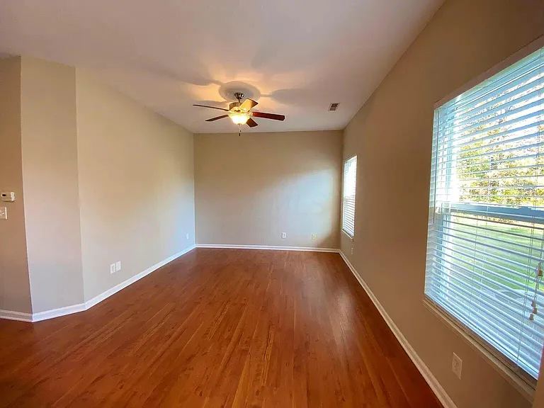 1238 Park Dr — Photo 18