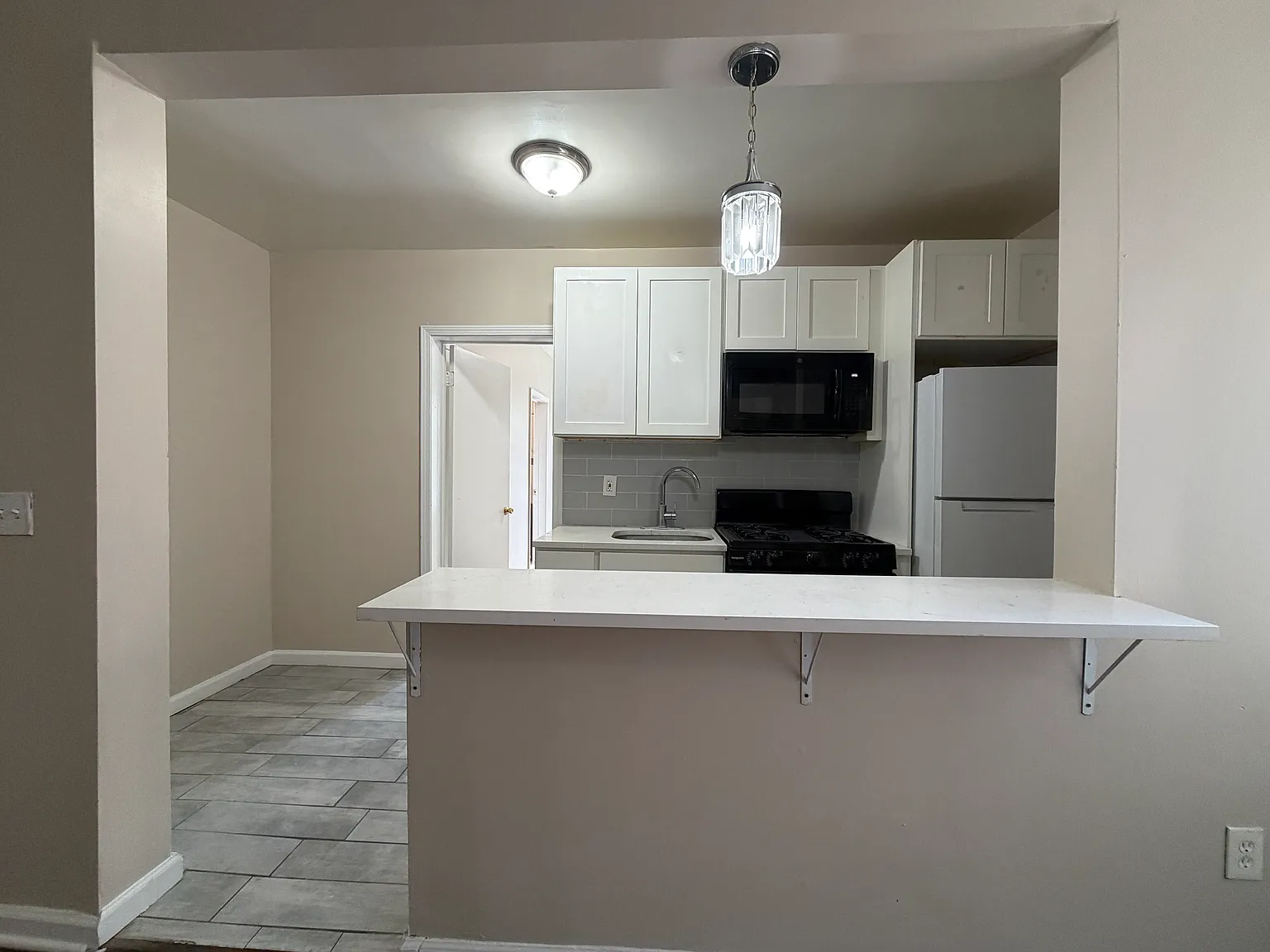 1 bed, 750 sqft, $1,700 — Photo 4