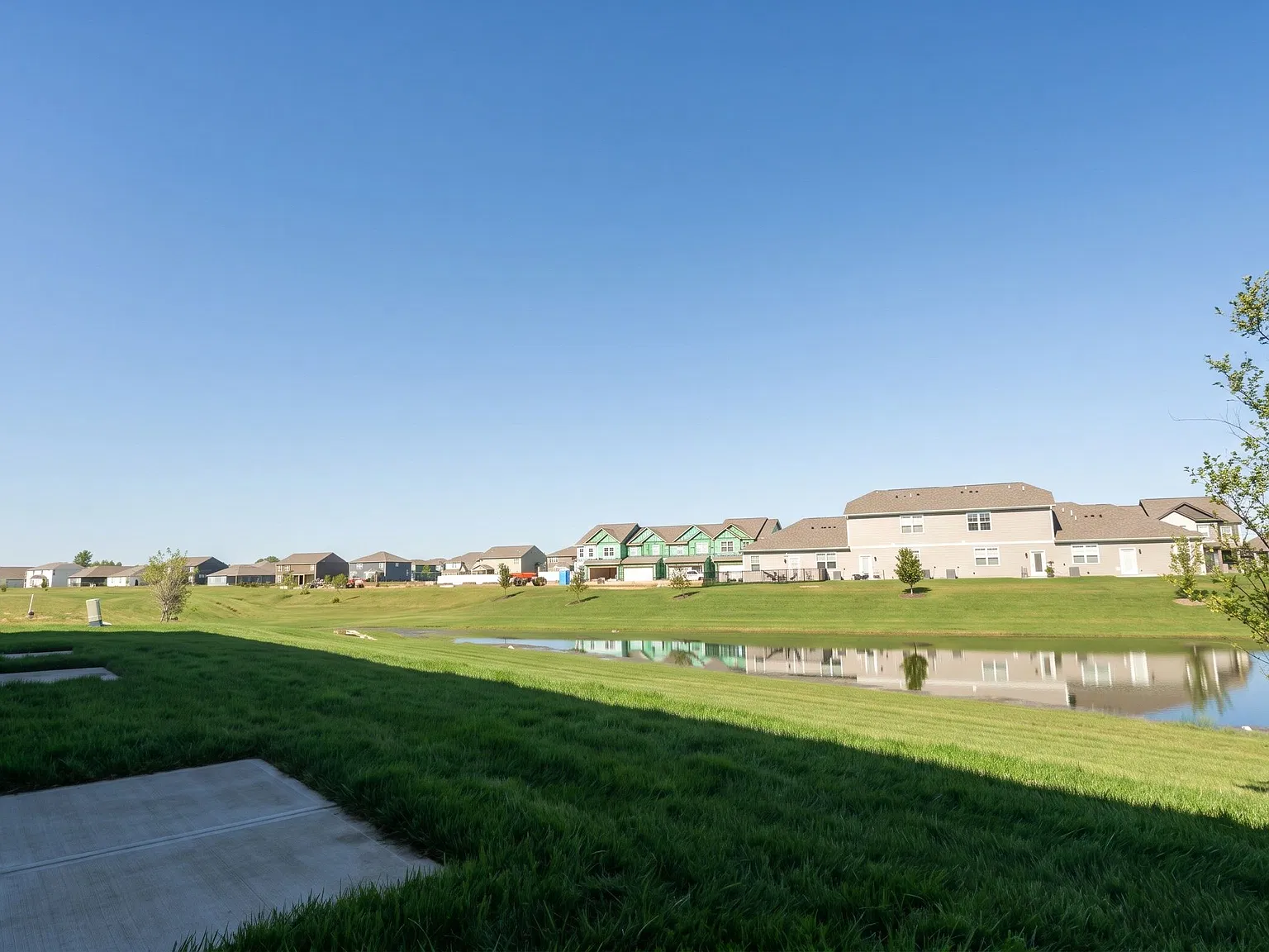 3 bed, 3.0 bath, 1624 sqft, $2,095 — Photo 4