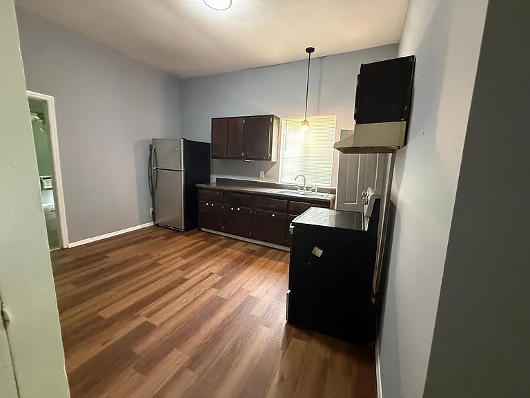 215 Smith St NE — Photo 7