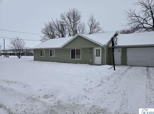 101 Connie Ln, Eagle Lake, MN 56024