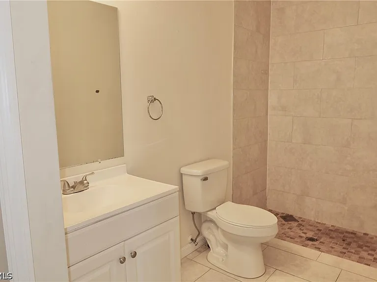 1109 Andalusia Blvd — Photo 12
