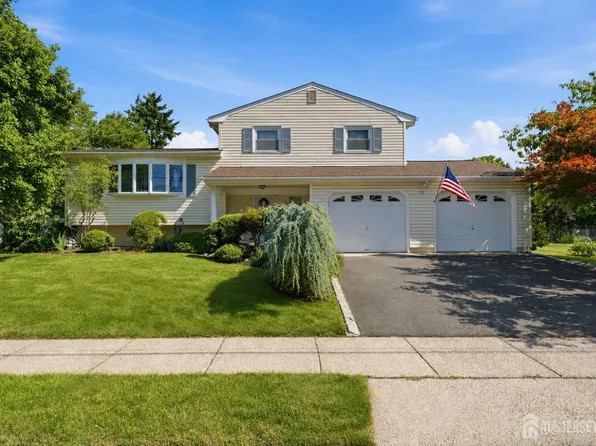 10 Tyroler Ct, Edison, NJ 08820