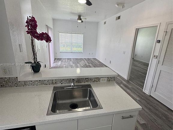 4th image of 4006 Santa Maria Dr APT 108
