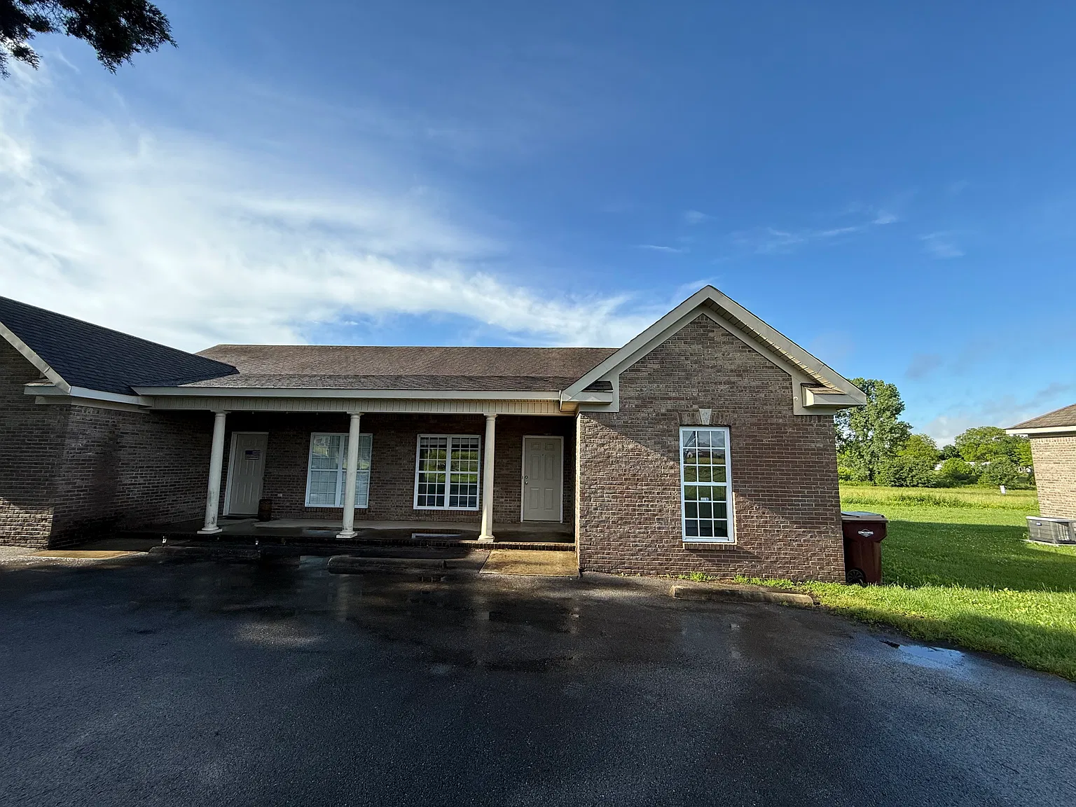 28128 State Line Rd E — Photo 3
