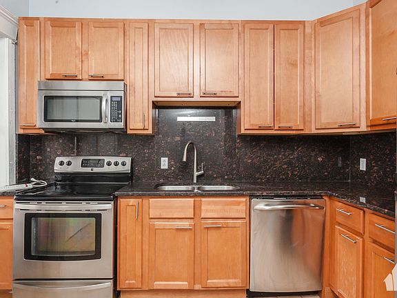 5th image of 941 W Windsor Ave APT 3