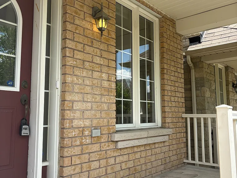 140 Foxwood Rd — Photo 2
