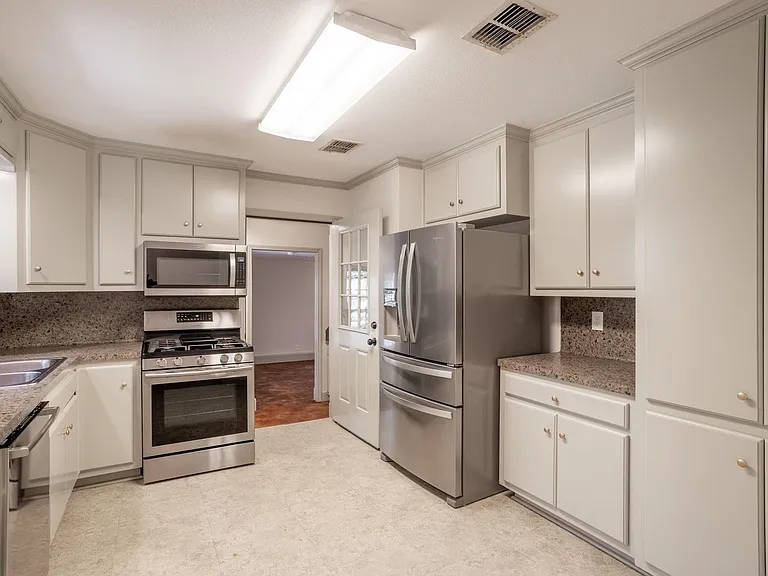 1517 Live Oak St — Photo 16