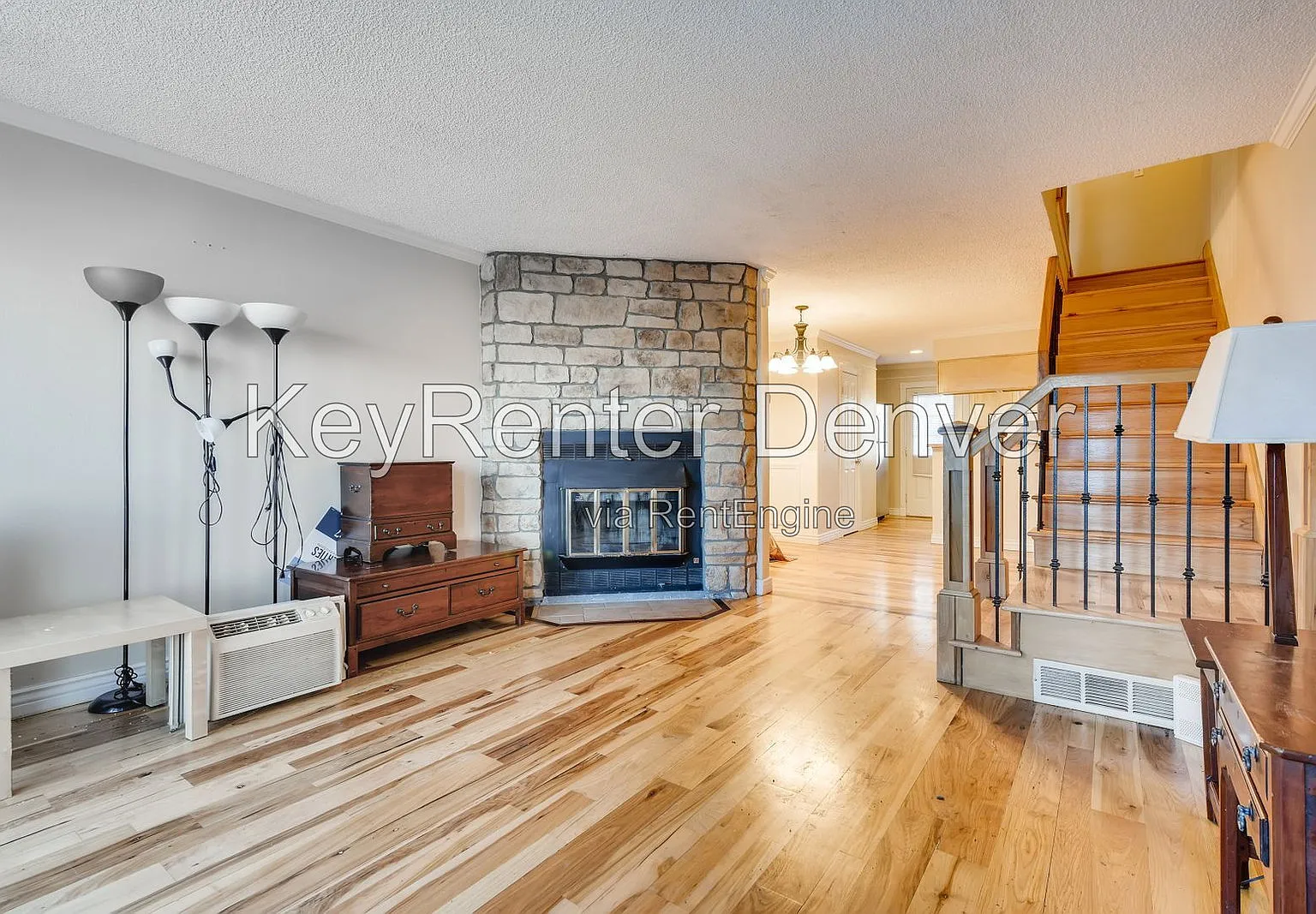 3 bed, 2.5 bath, 1650 sqft, $2,600 — Photo 3