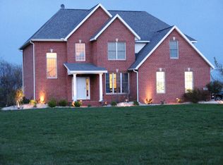 2758 Water Lily Ln, Highland, IL 62249