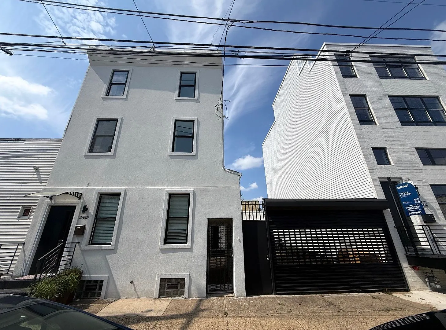2556 E Somerset St — Photo 1
