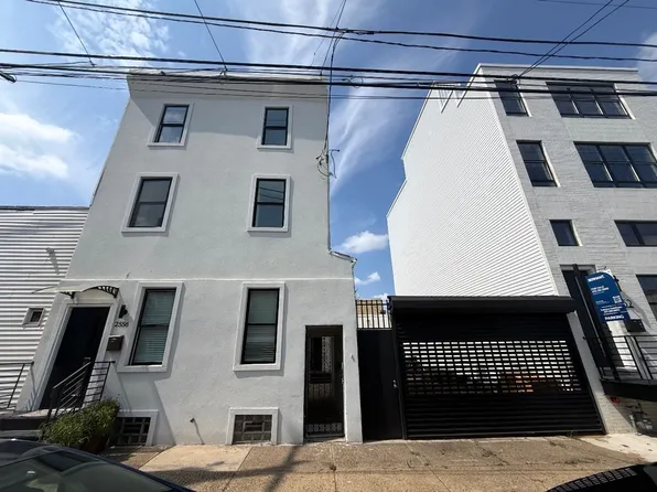 2556 E Somerset St, Philadelphia, PA 19134