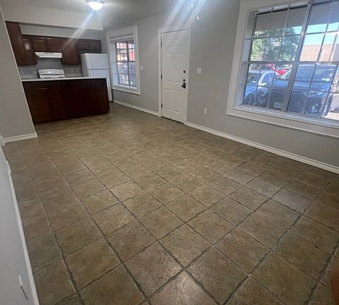 4th image of 1620 W Kuhn St #3