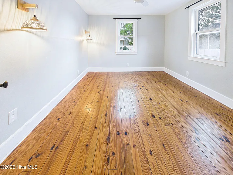 418 S 8th St — Photo 43