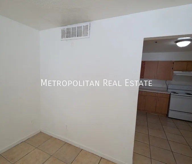 4829 N 37th Ave #4 — Photo 3