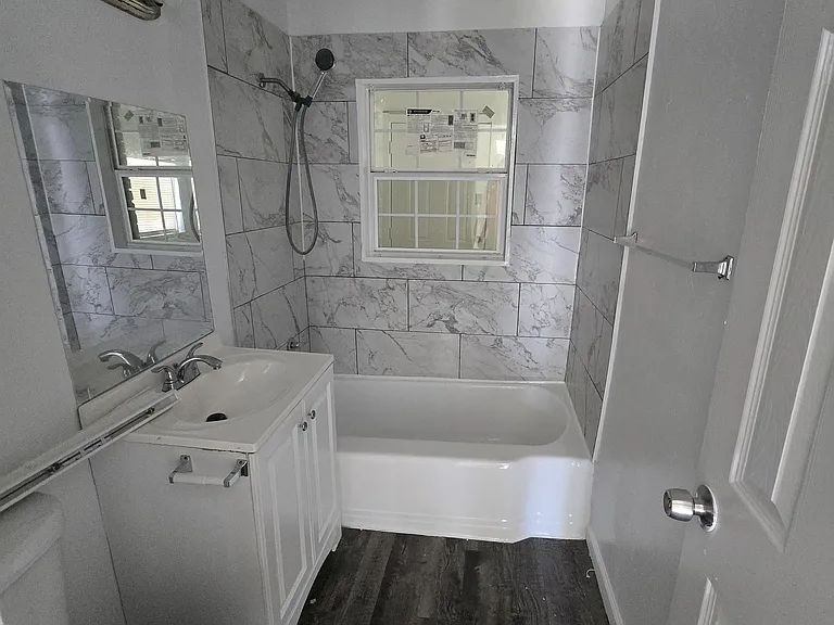 2501 NE 16th St — Photo 6