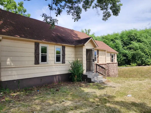 7443 Shallowford Rd, Chattanooga, TN 37421