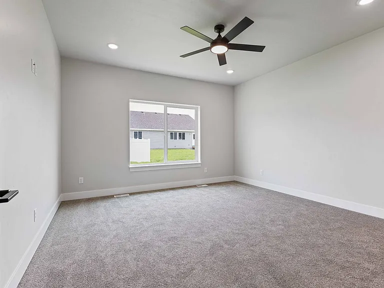569 Idaho Ave — Photo 26