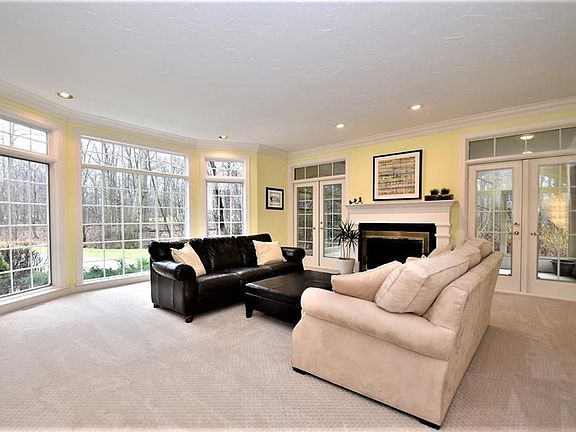 3rd image of 14570 Shire Ct