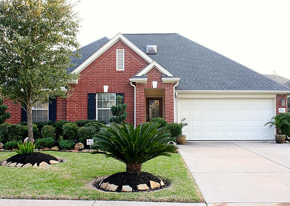 Welcome Home to 19307 Morning News Lane!