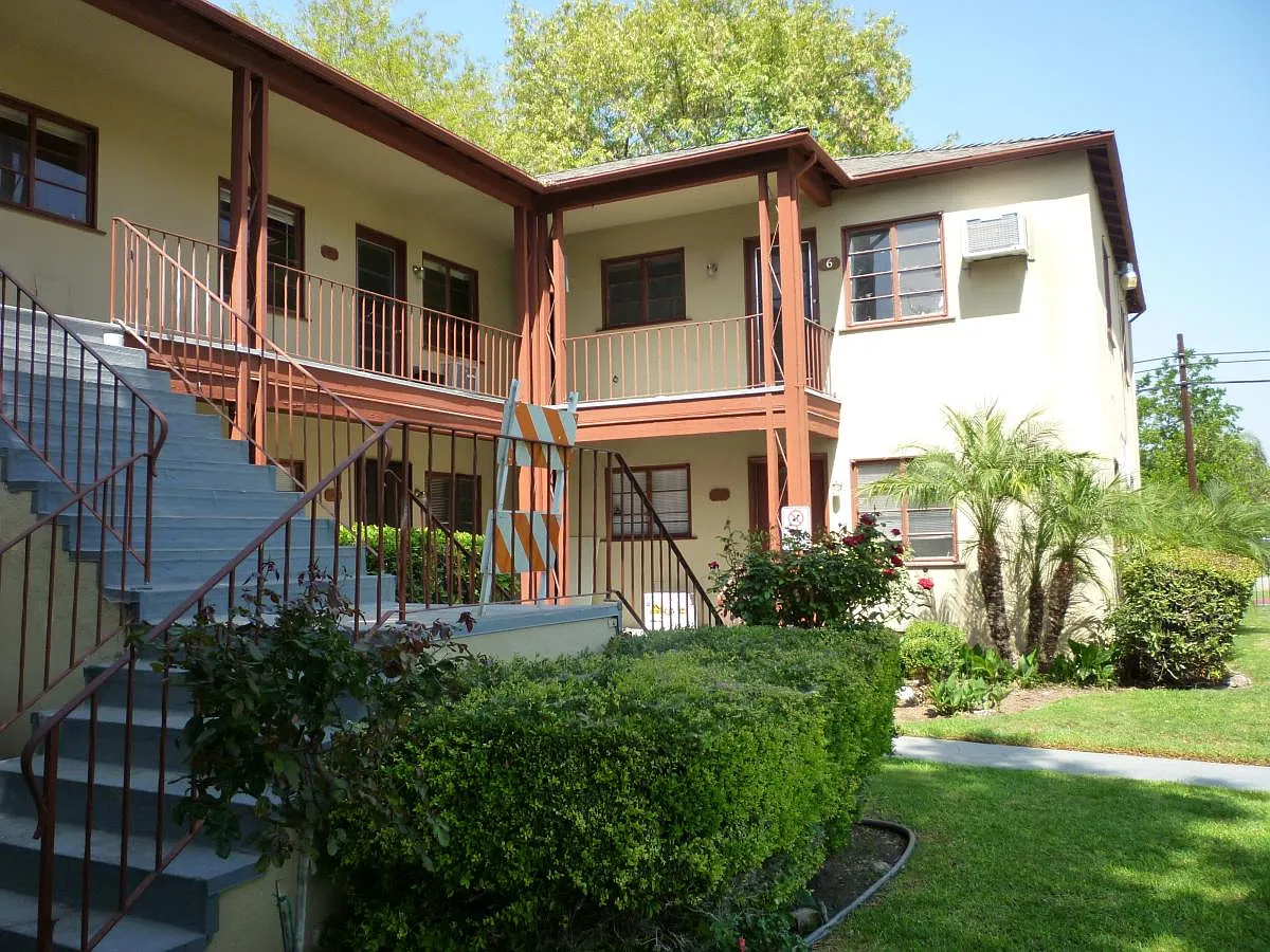 Building Photo - 3425 Fairmount Blvd #6