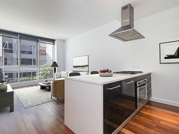 3rd image of 135 N 11th St APT 2A
