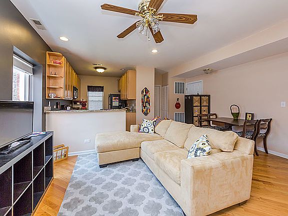4th image of 3203 W Argyle St APT 1E
