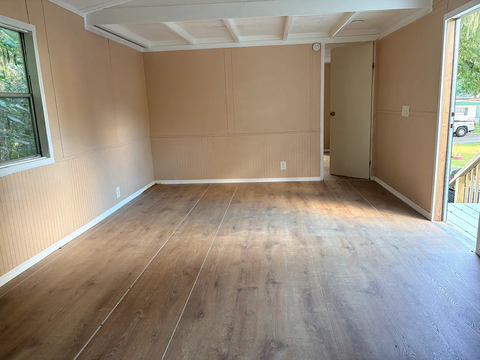 3530 S Pine Ave — Photo 4