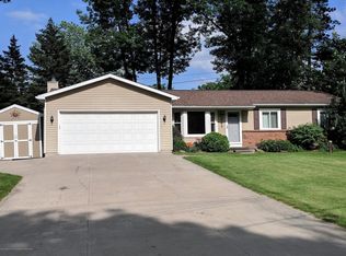 341 Vicksburg Dr, Lansing, MI 48917
