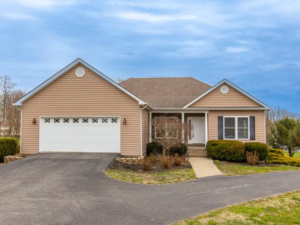 102 Elm Loop, Hustonville, KY 40437