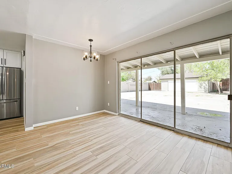 1226 W Rancho Dr — Photo 9
