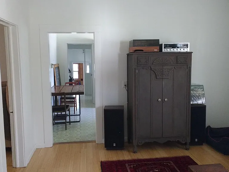 814 W Howe St — Photo 5