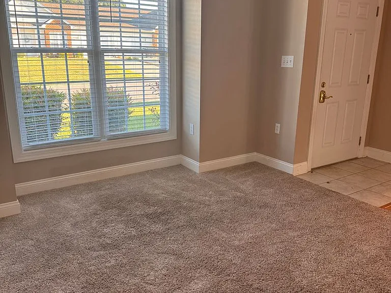 10 Shoreline Dr — Photo 16