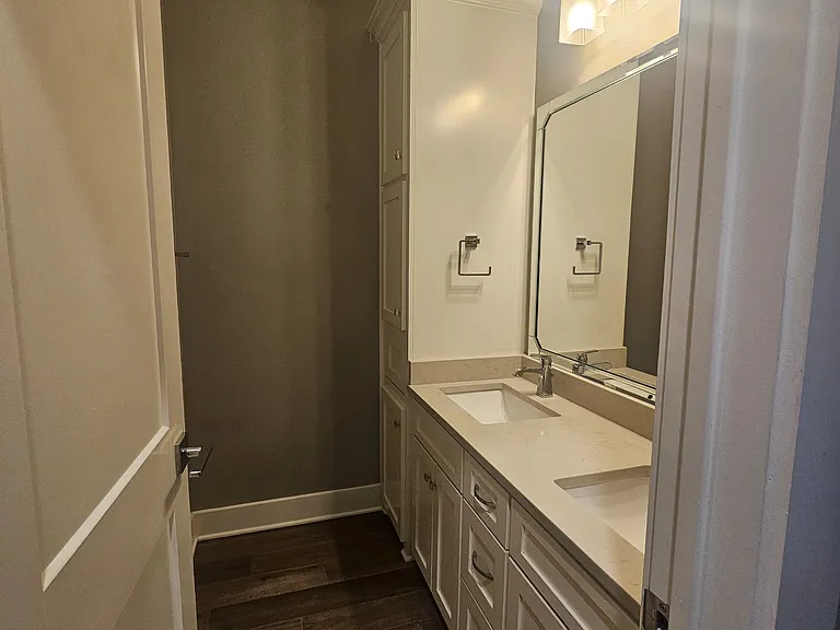 104 Devereaux Dr — Photo 15