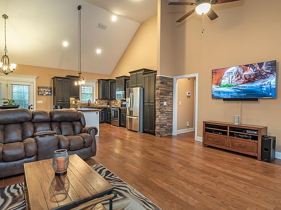4th image of 225 Drema Ct