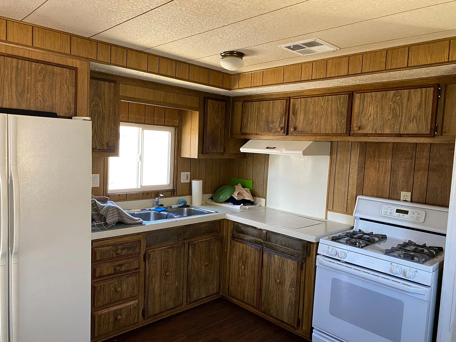 2 bed, 672 sqft, $1,225 — Photo 2